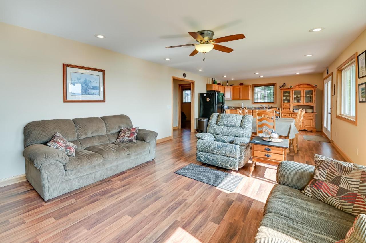 Kentucky Lake Getaway With Lookout Deck, Water View! New Concord 외부 사진