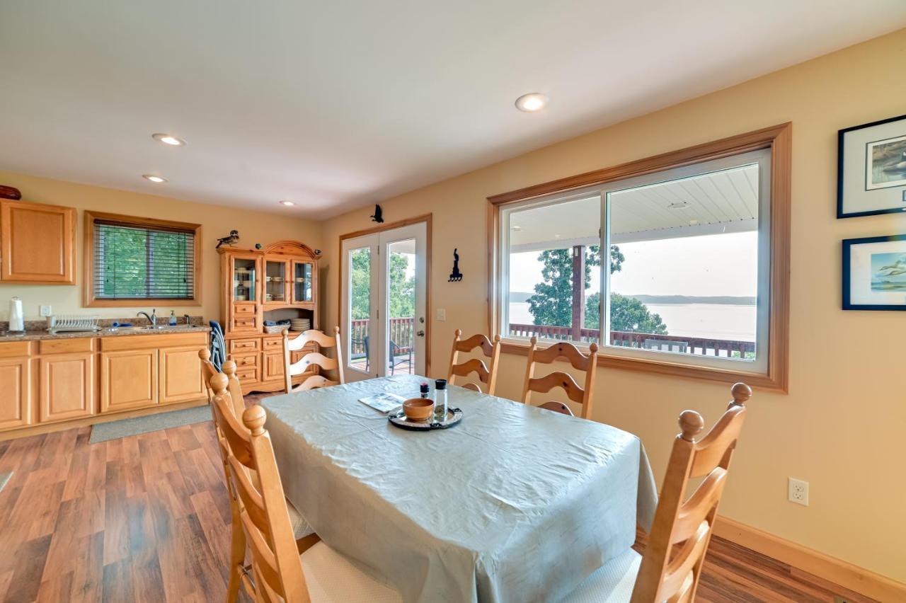 Kentucky Lake Getaway With Lookout Deck, Water View! New Concord 외부 사진