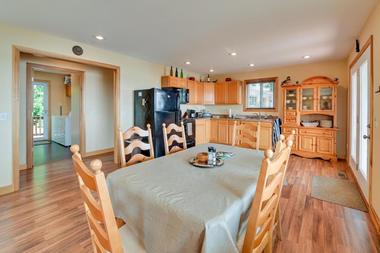 Kentucky Lake Getaway With Lookout Deck, Water View! New Concord 외부 사진