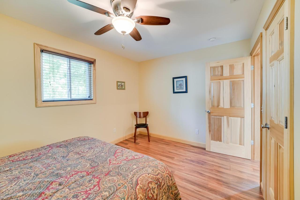 Kentucky Lake Getaway With Lookout Deck, Water View! New Concord 외부 사진